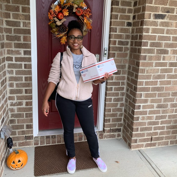 Meet your Posher, Gracie - Picture 3 of 6